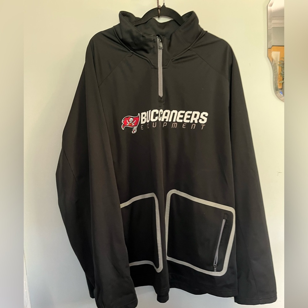 Reebok Black Onfield Jacket. NFL Buccaneers Equipment. 2XL. Excellent condition.